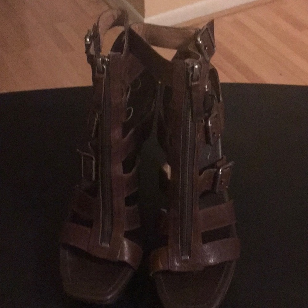 Women’s brown wedges
